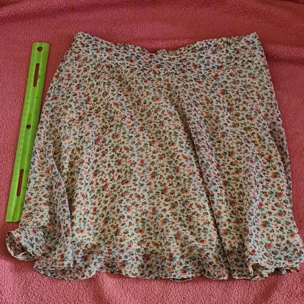 Forever 21 floral A-line skirt (size XS)